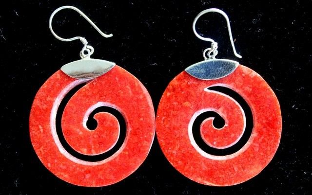 Elegant 925 Silver Earrings with Stunning Scroll Design Detail