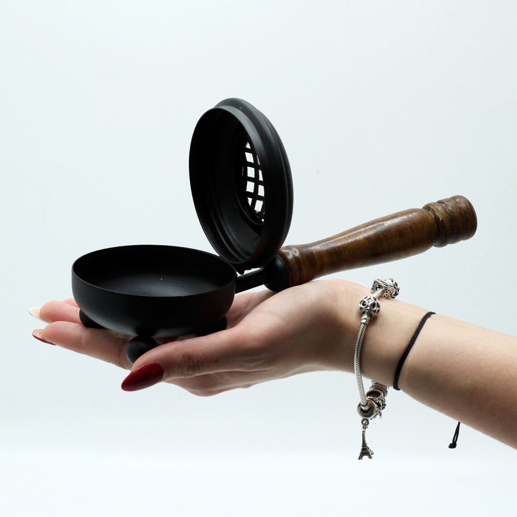 Med Iron Censer Incense Burner with Gold Detail for Home Use