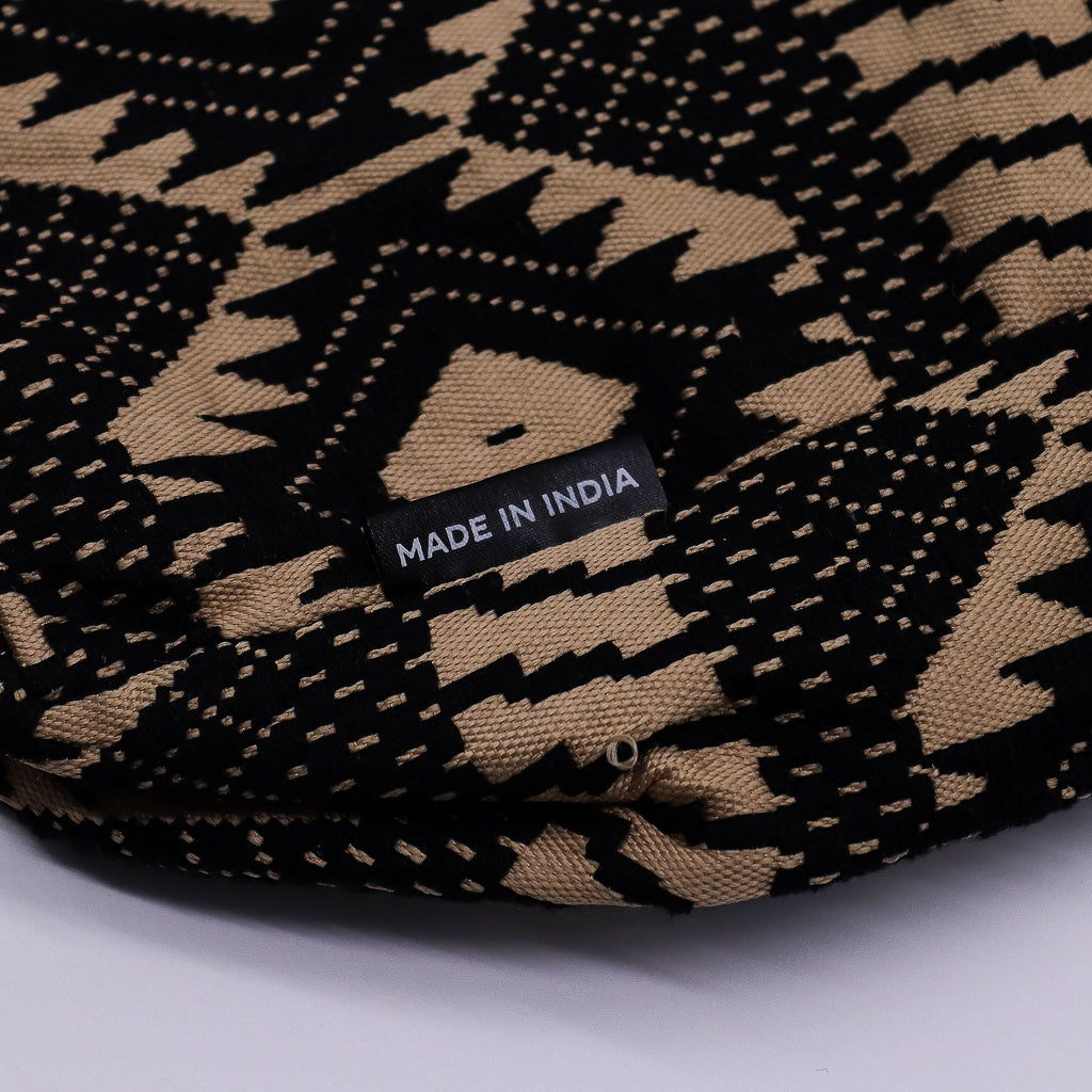 Nomad Sari Jacquard Natural Wander Muse Bag in Desert Loom Style
