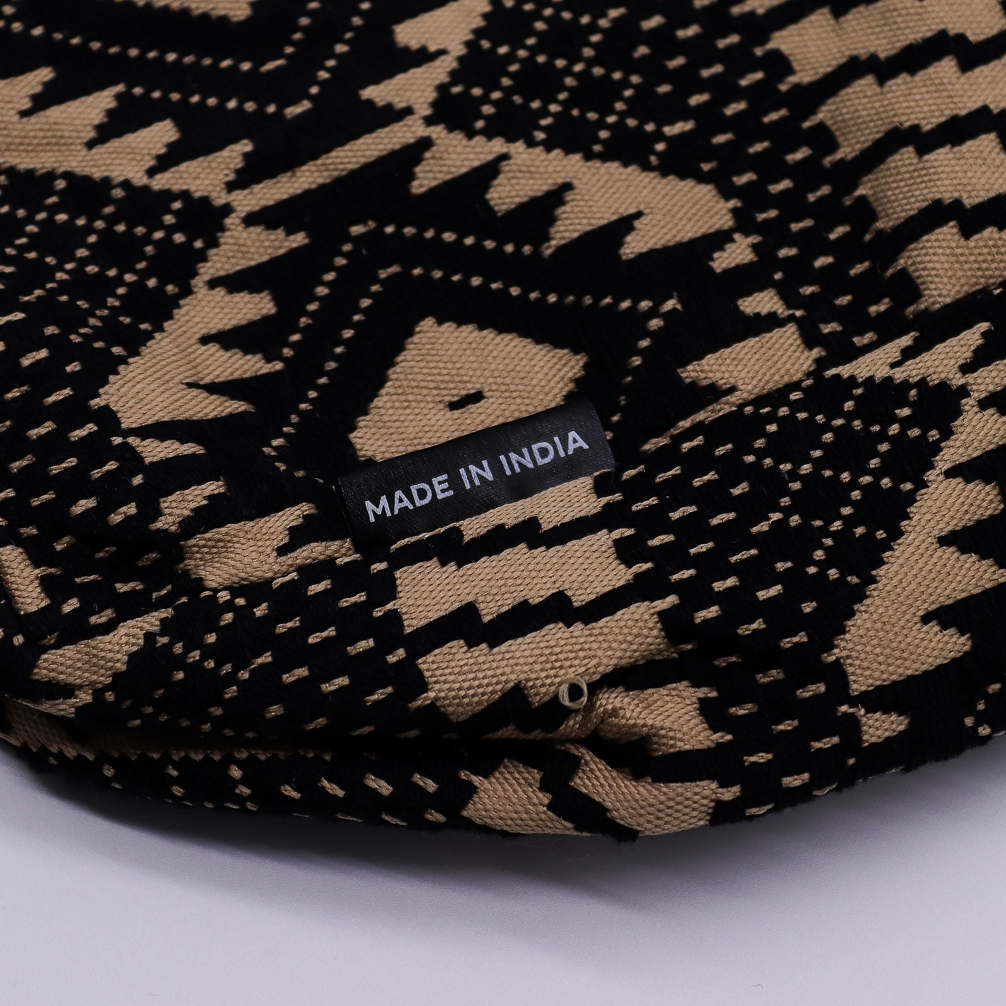 Nomad Sari Jacquard Natural Wander Muse Bag in Desert Loom Style