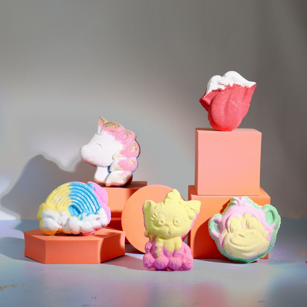 Cat Bath Bomb 80g with Delightful Banana Scent for Kids Fun