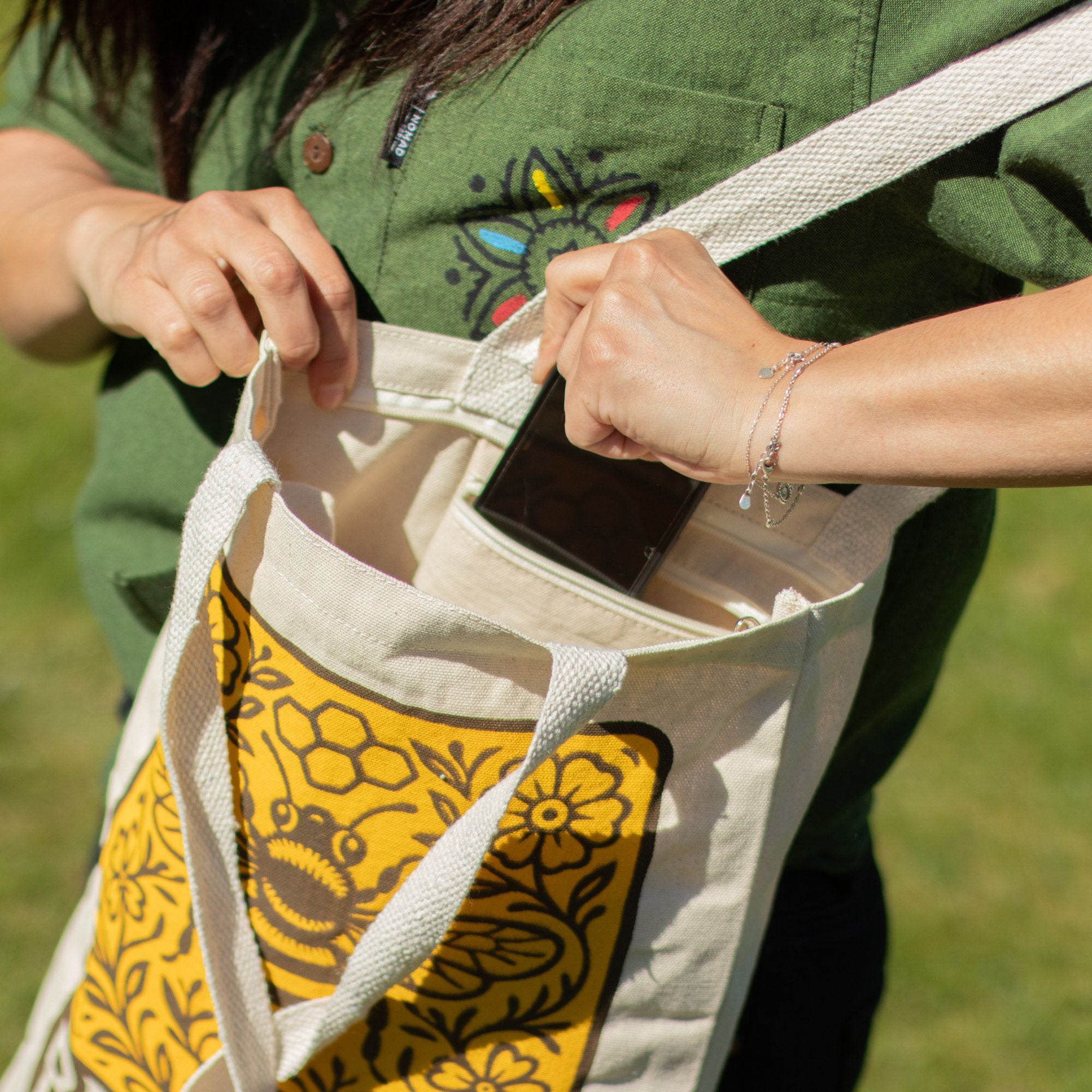Nomad Sari Iconic Toni Tote Bag with Bee Kind Natural Design