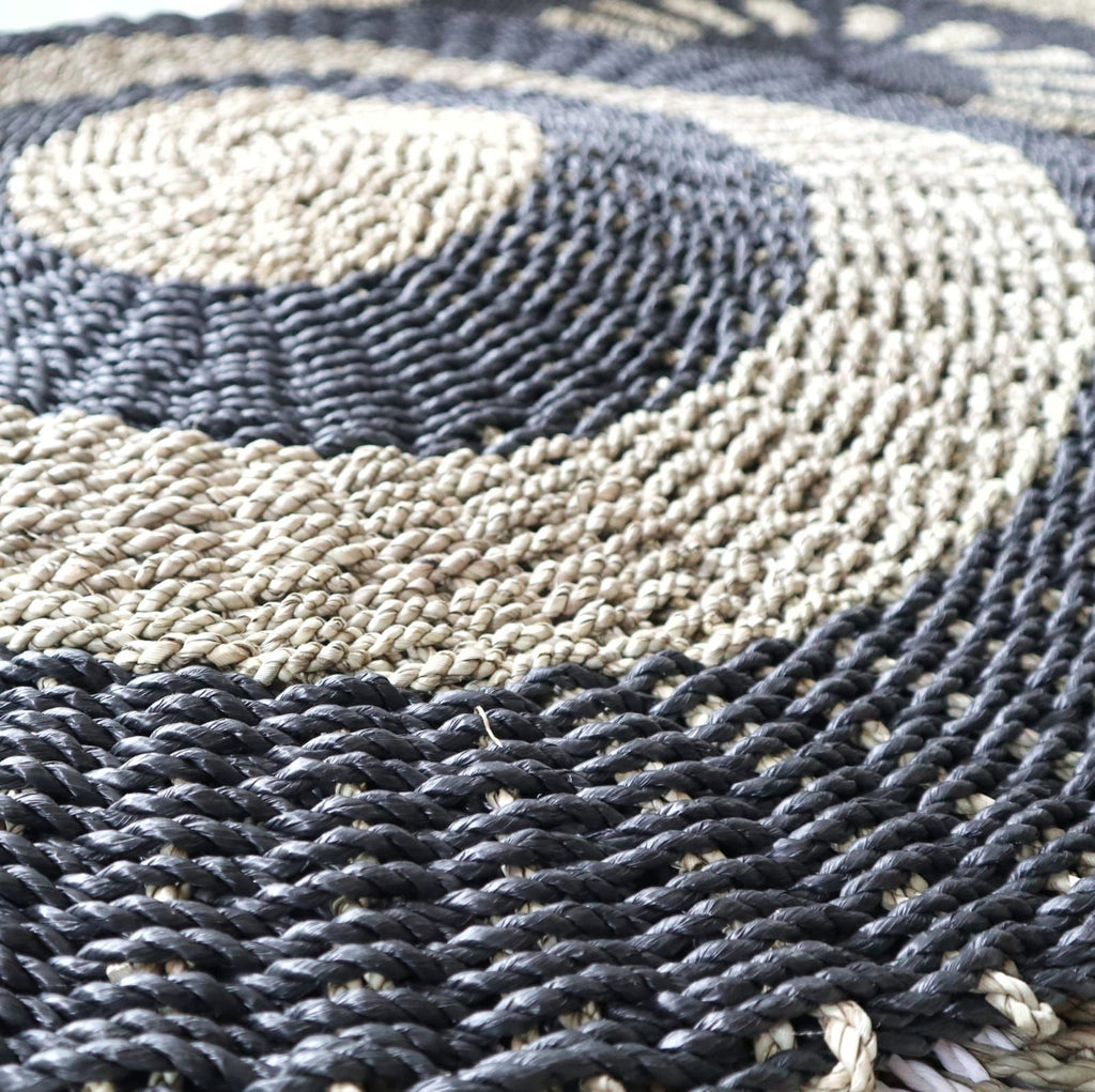 Round Seagrass Black and Tan Circles Rug for Modern Home Decor