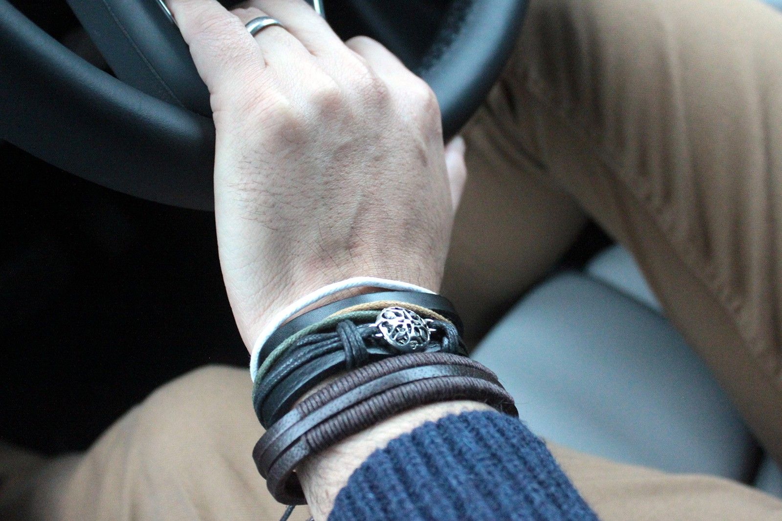 Stylish Mens Bracelet Sets in Black and Macho for Trendy Looks