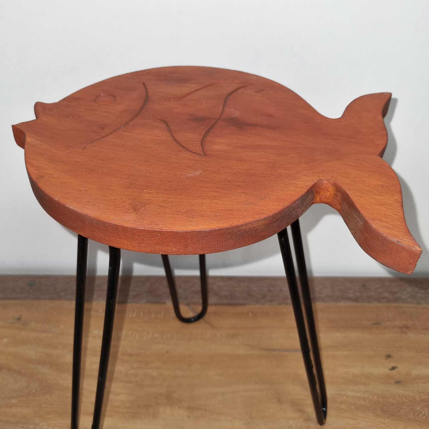 Albasia Wood Fish Stand Terracotta for Unique Plant Display