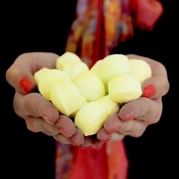 1.3Kg Box of Chill Pills Mini Bath Bombs with Pinacolada Scent