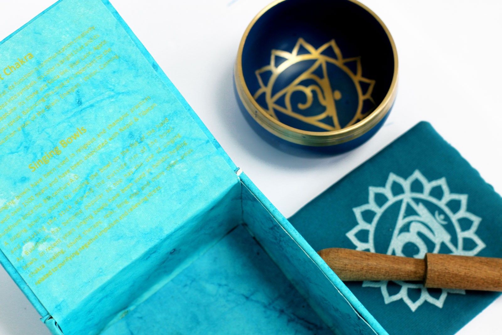Chakra Singing Bowl for Throat with Bright Blue Colour Design