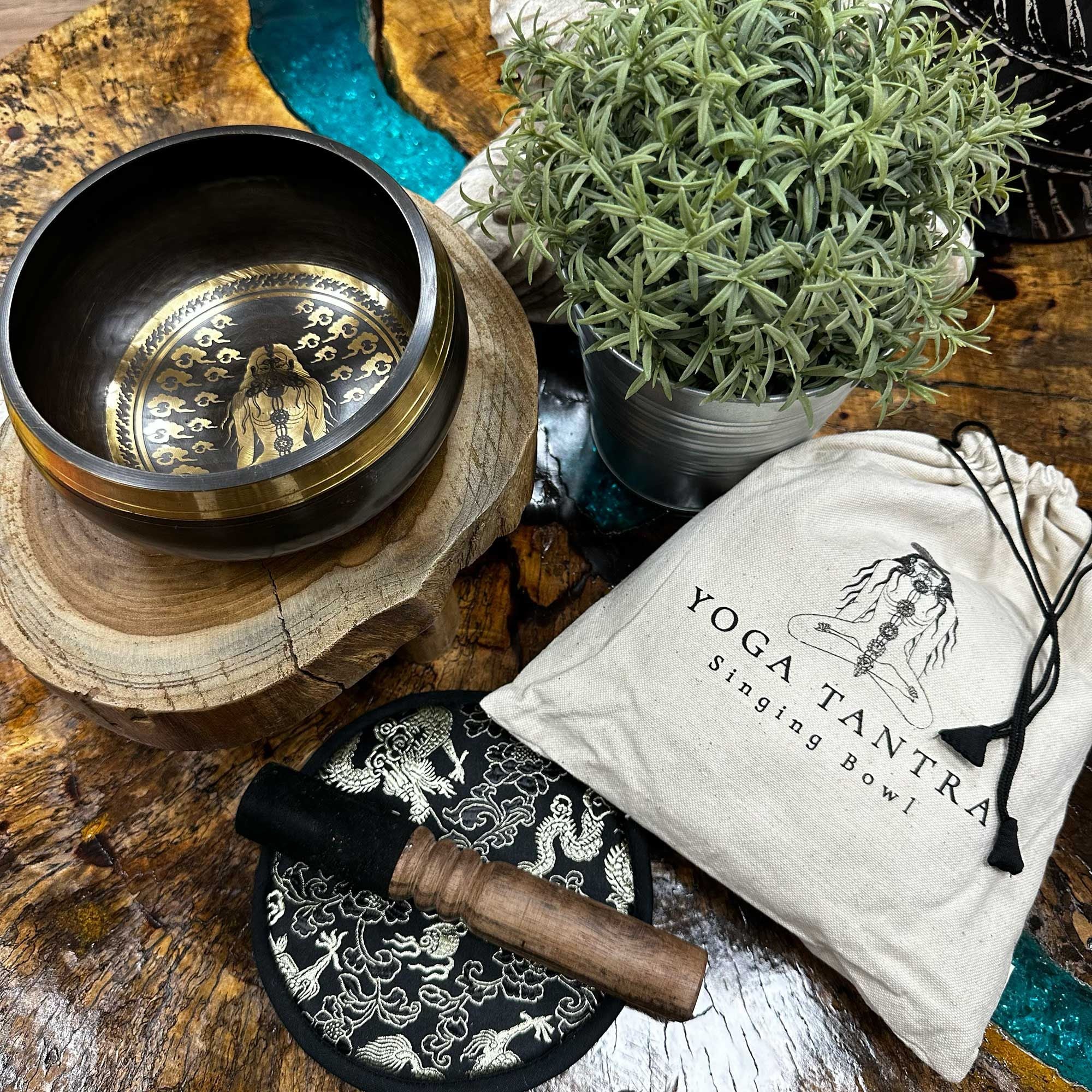 Hand Beaten Engraved Singing Bowl Gift Set with Yogi Motifs 14cm
