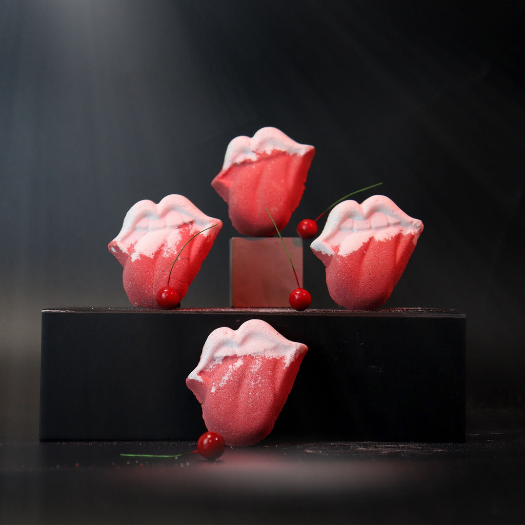 Lips Bath Bomb 60g with Raspberry and Pomegranate Aroma Delight