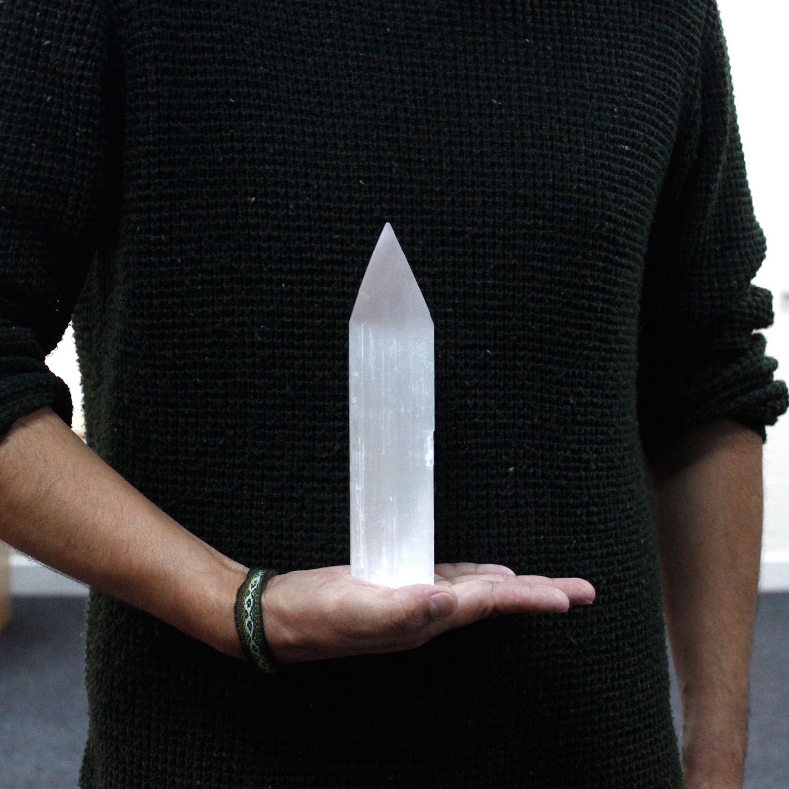 Selenite Pencil Point Tower Unique 20 cm Crystal Home Decor Piece
