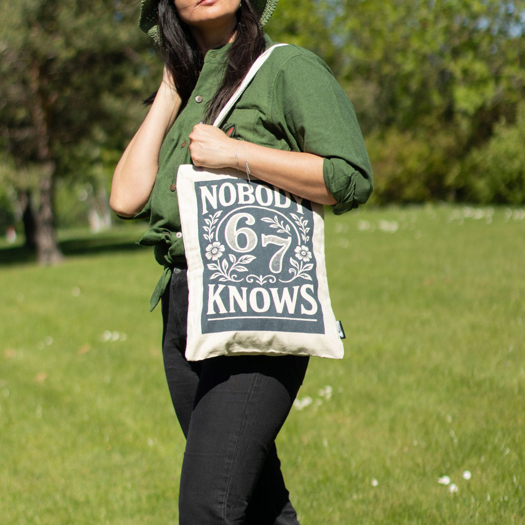 Nomad Sari Iconic Toni Tote Bag Nobody Knows 67 in Natural Colour
