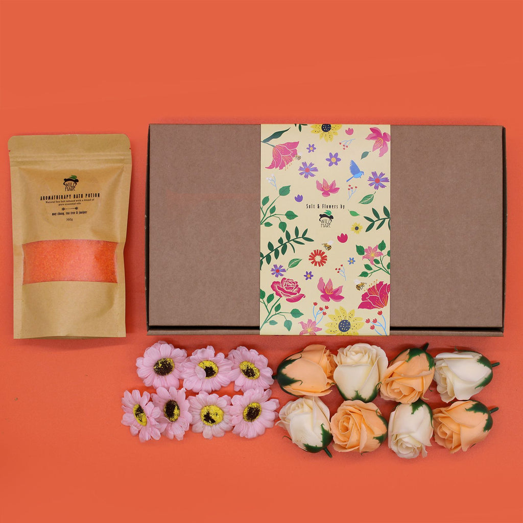 Salt Soak Set Total Detox with Aromatic Bath Salt and Soap Flowers
