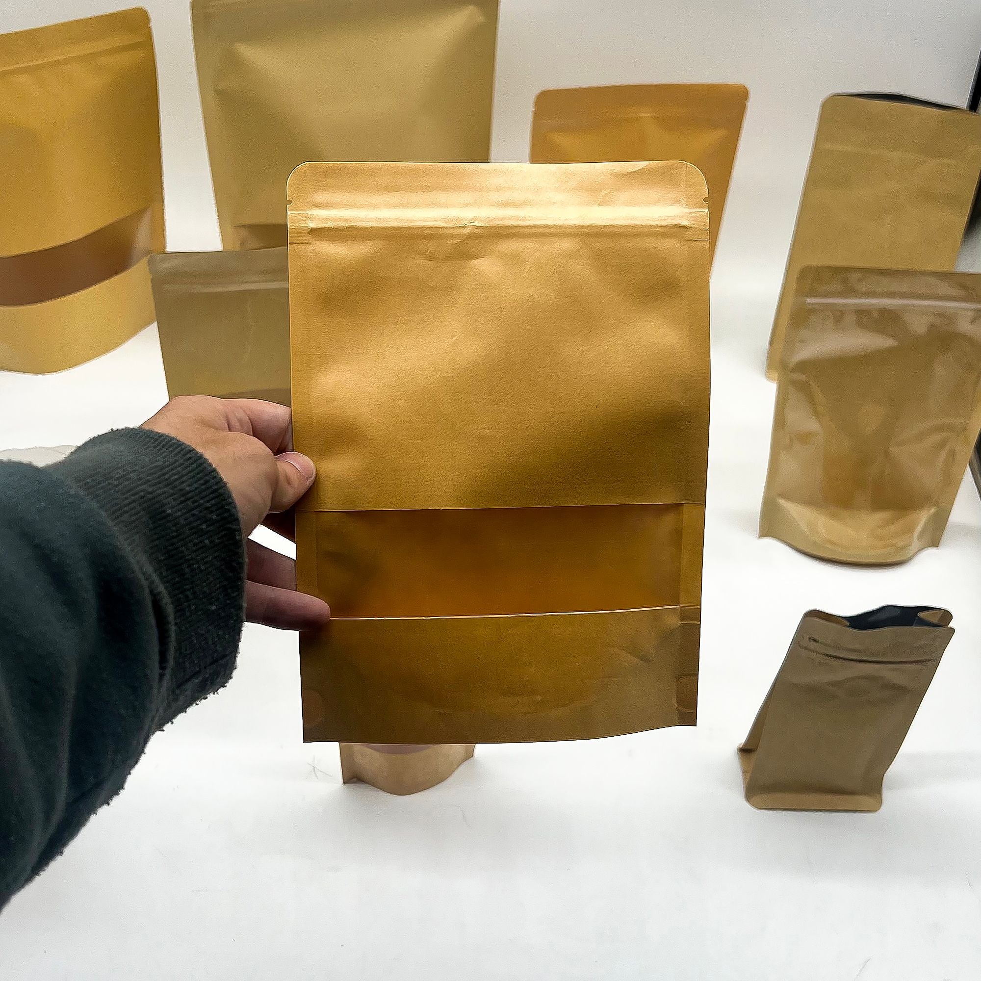 Kraft Window Bag 18x26 cm for Creative Gift Packaging Needs