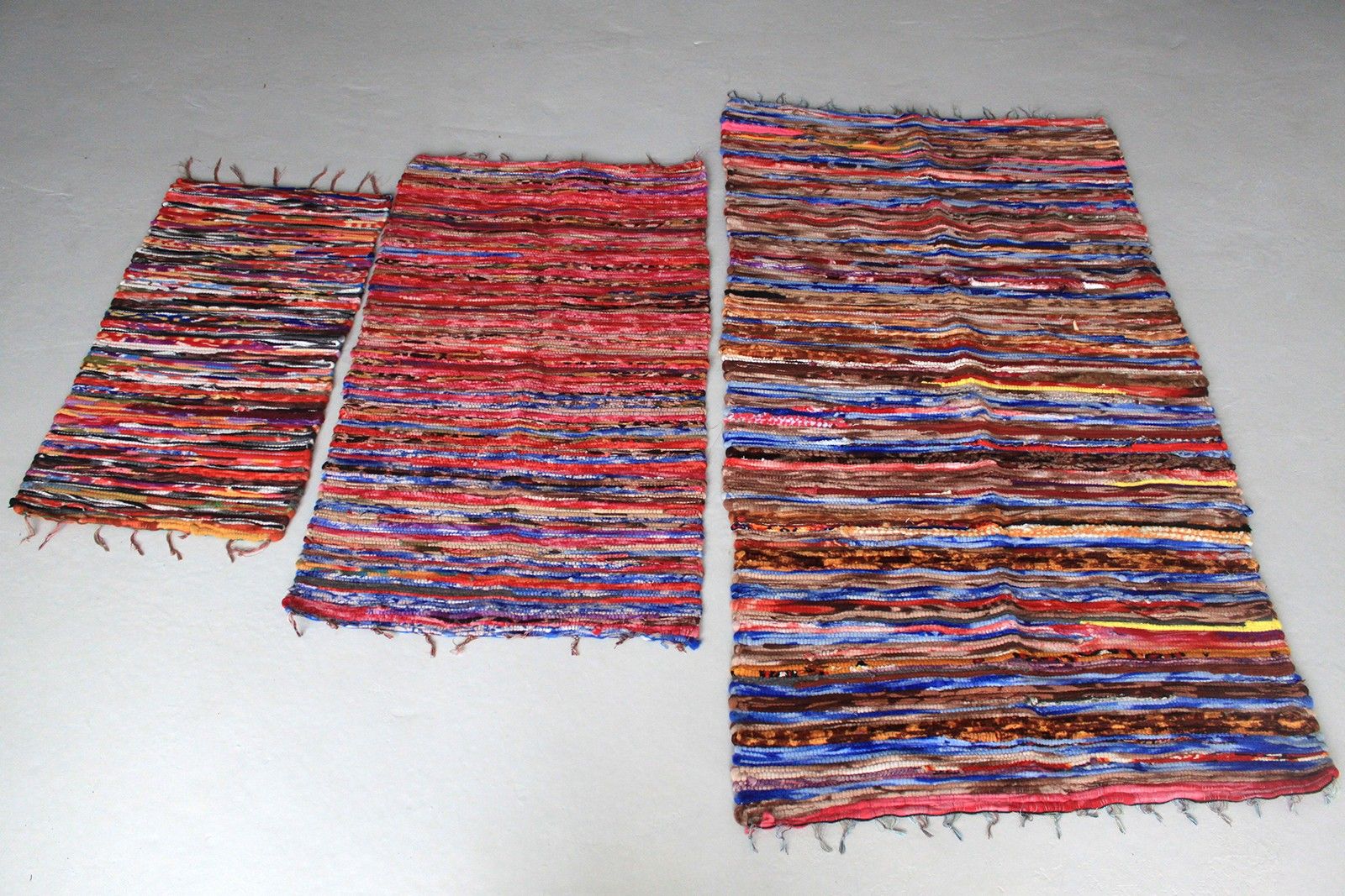 Large Velvet Rug 105x185cm for Stylish Home Decor Comfort