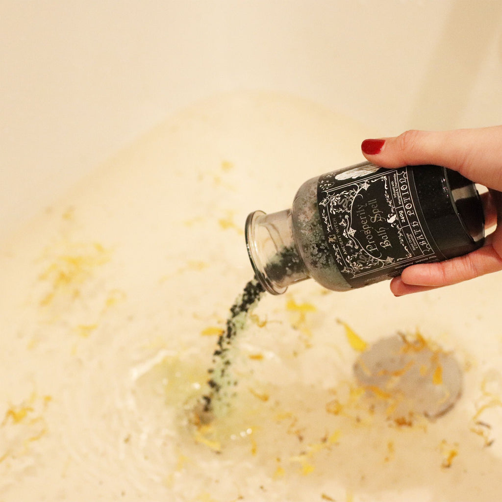 Aventurine Crystal Amulet and Prosperity Bath Spell Potion 240g