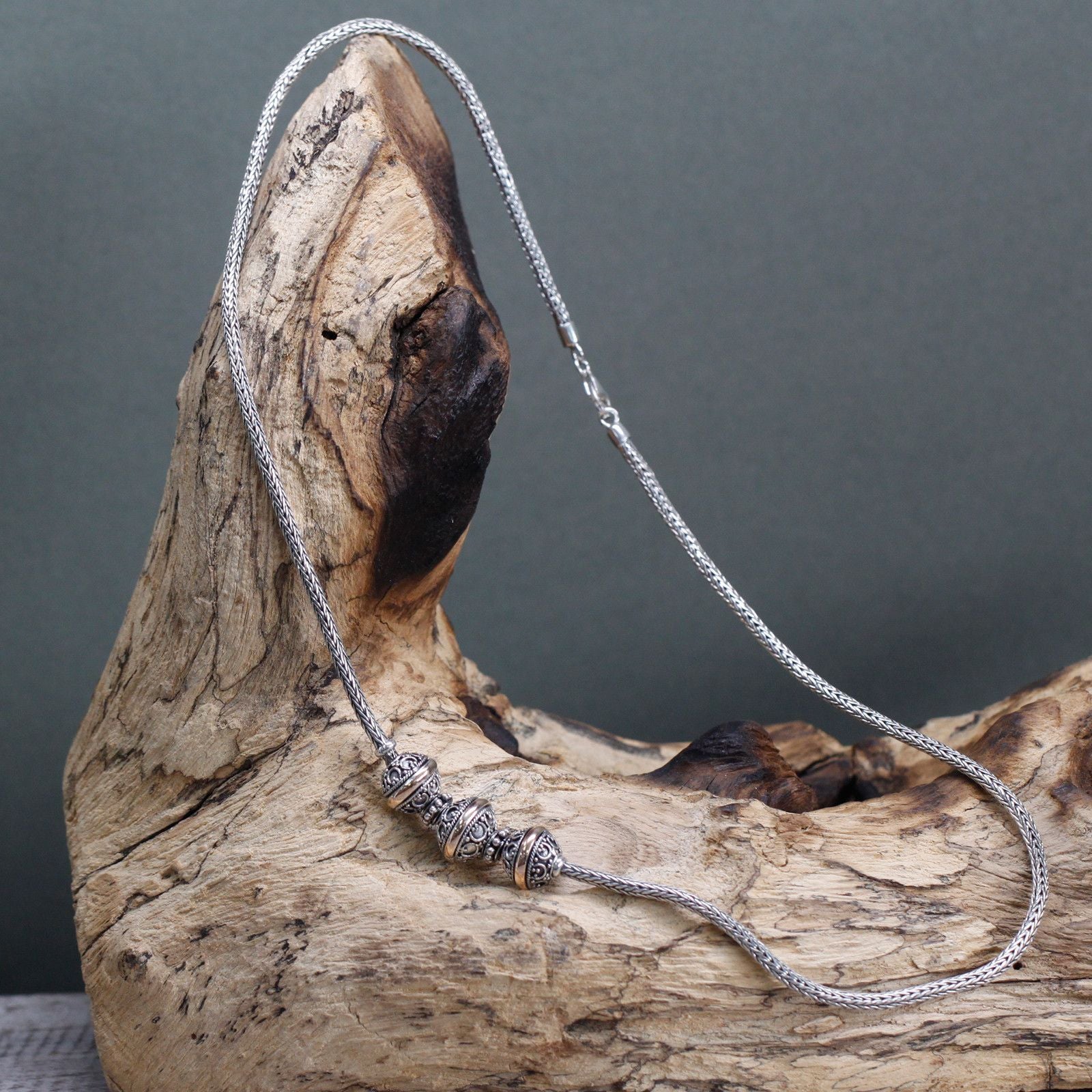 Stunning Silver and Gold Necklace Tri for Elegant Style Choices