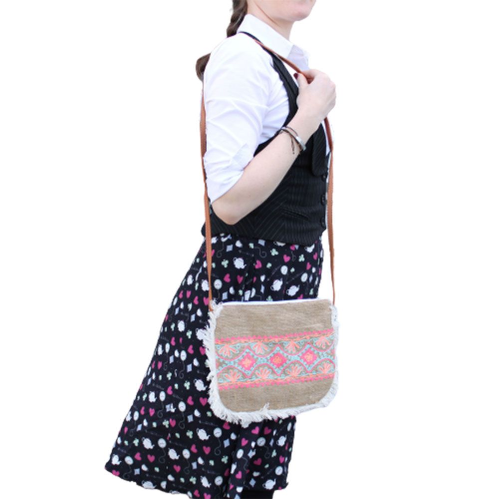 Fab Fringe Bag with Summer Pattern Embroidery for Stylish Looks