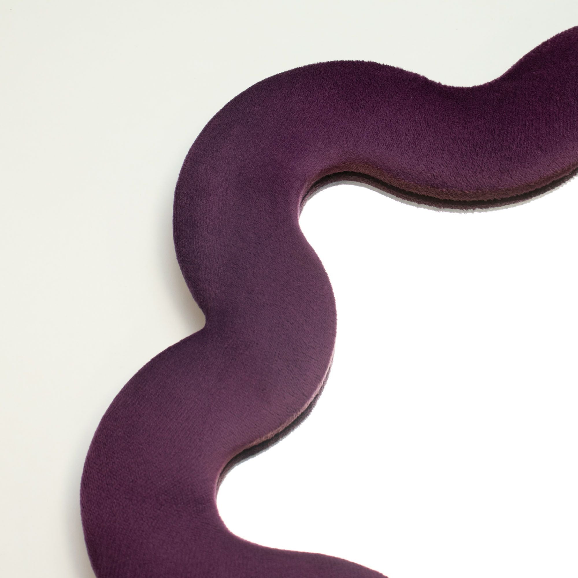 Soft Squiggly Star Mirror in Mauve for Home Decor Accent