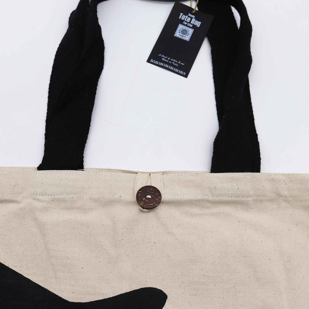 Iconic Classic Tote Bag with Black Cat Design for Daily Use