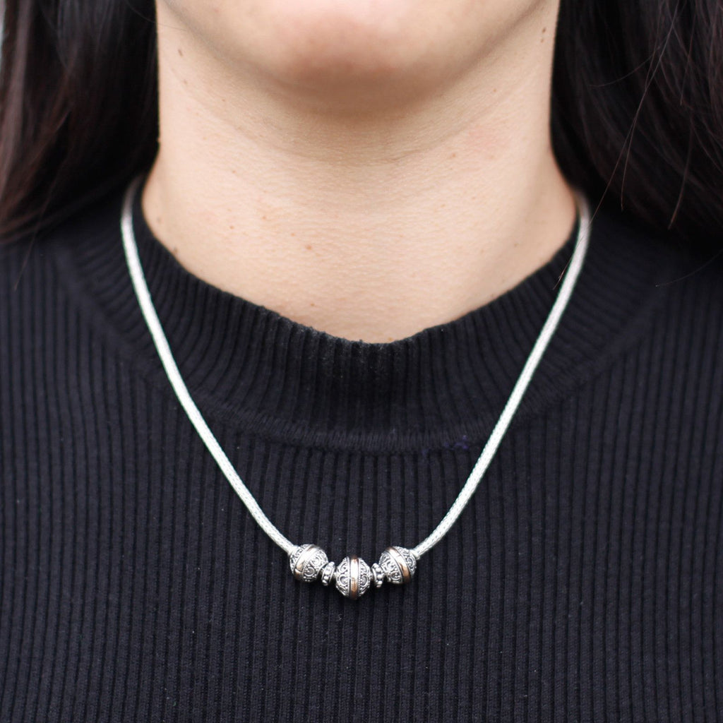 Stunning Silver and Gold Necklace Tri for Elegant Style Choices