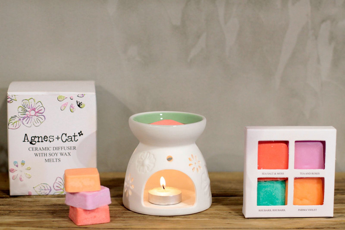 Agnes + Cat Wax Melter with Four Soy Wax Melts