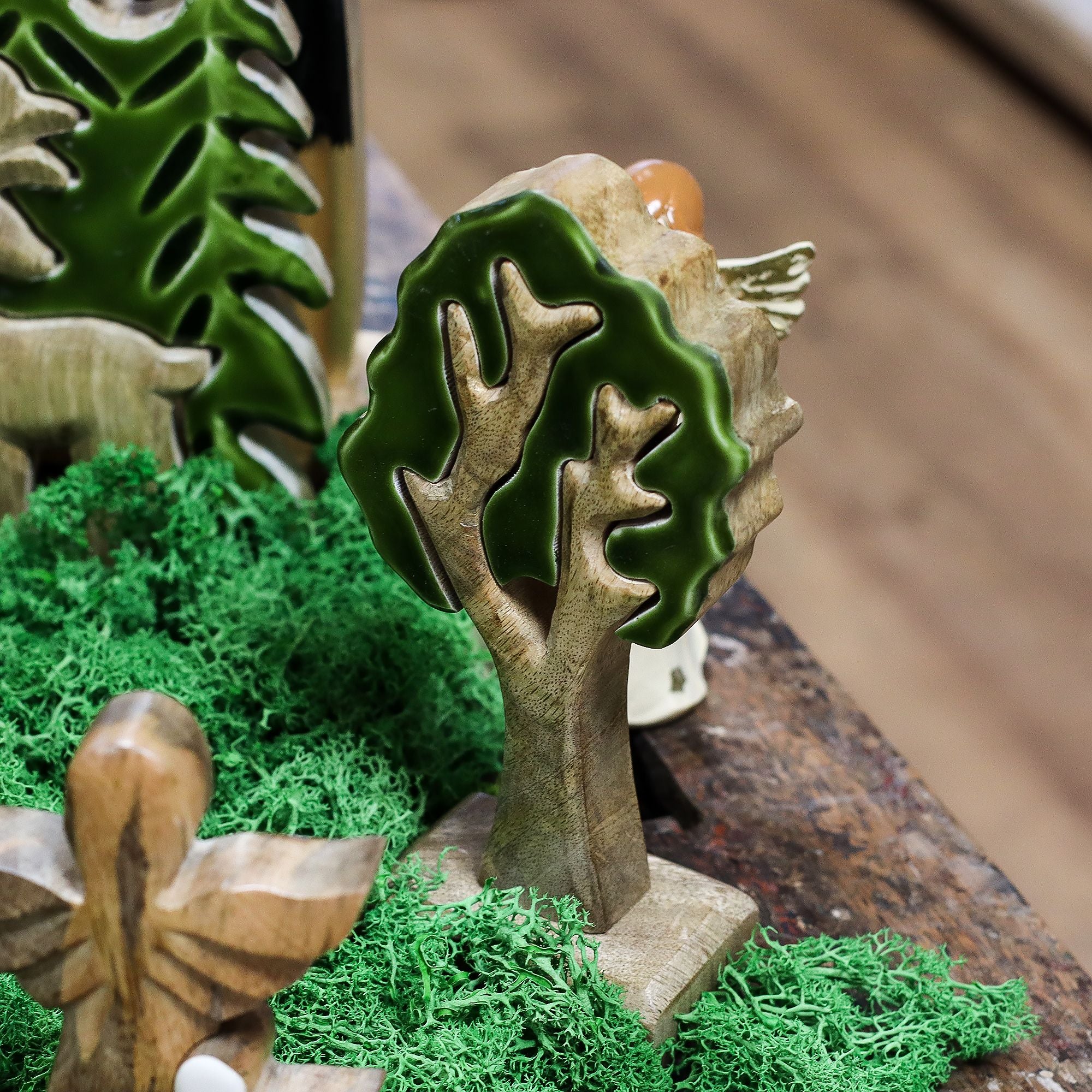 Lost in the Forrest Single Tree 3D Wooden Decoration 20x10cm