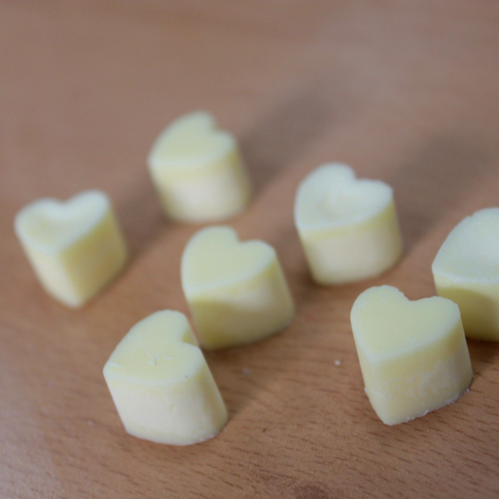 Aroma Wax Melts Nutmeg and Lemon for a Refreshing Home Atmosphere