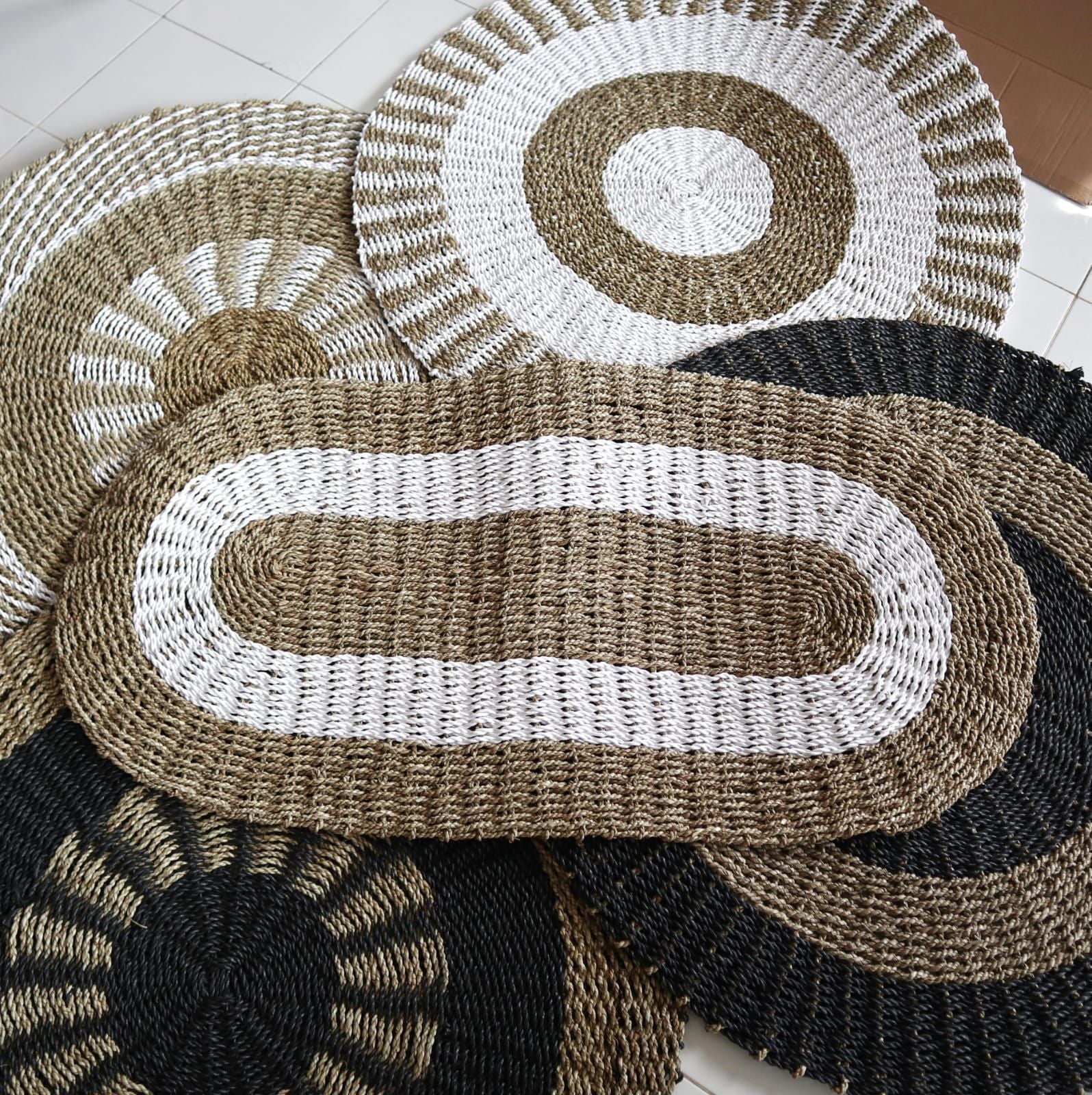 Oval Seagrass White and Tan Classic Rug for Stylish Interiors