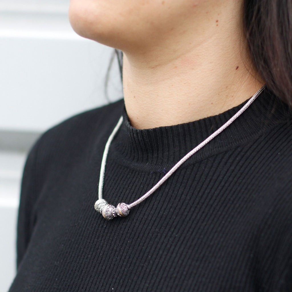Stunning Silver and Gold Necklace Tri for Elegant Style Choices