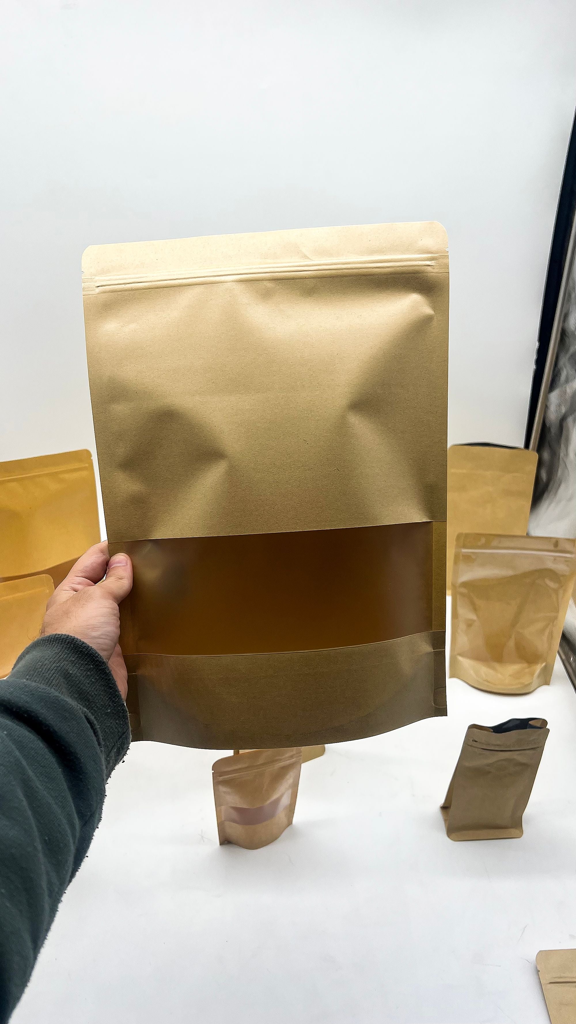 Kraft Window Bag 25x35cm for Stylish Gift Packaging Solutions