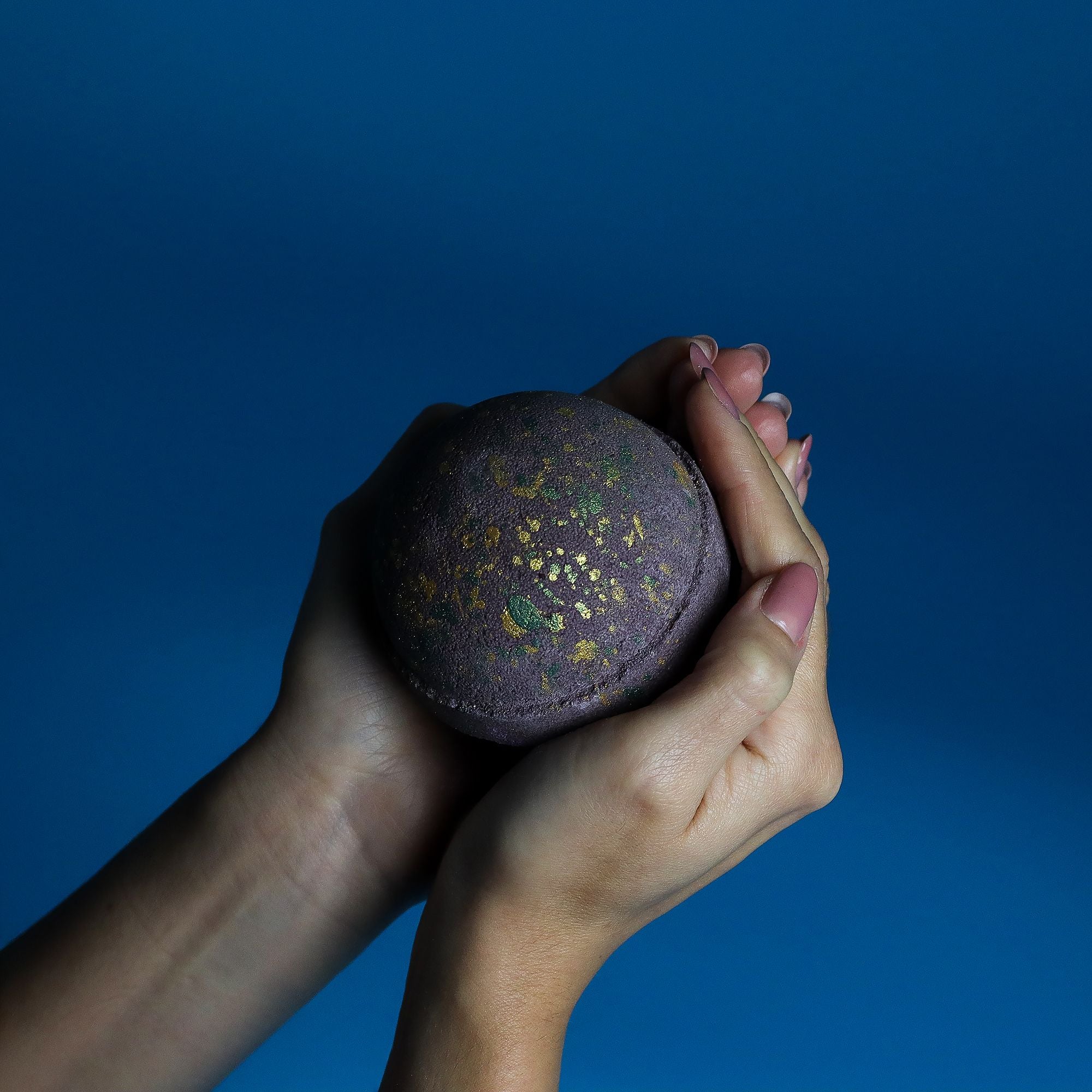 Dubai Bath Bomb Emerald Oudh Truffle for Aromatic Bathing