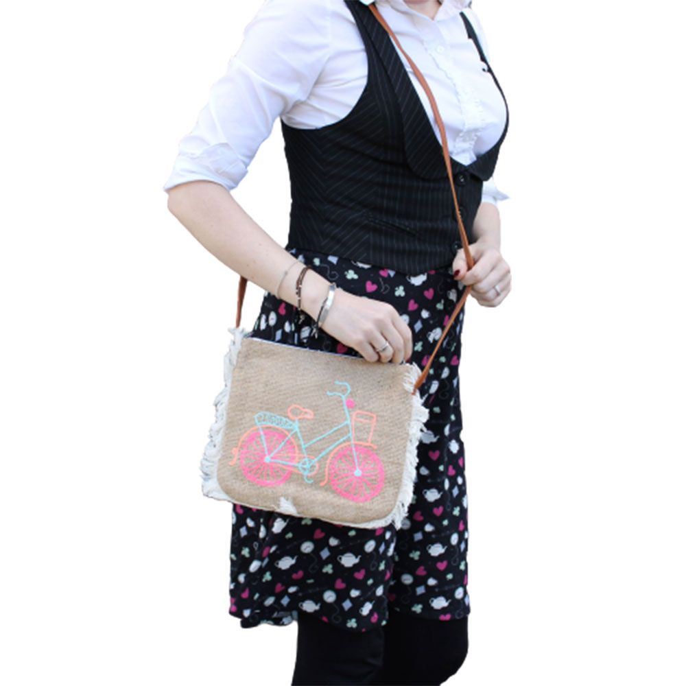 Fab Fringe Bag with Summer Pattern Embroidery for Stylish Looks