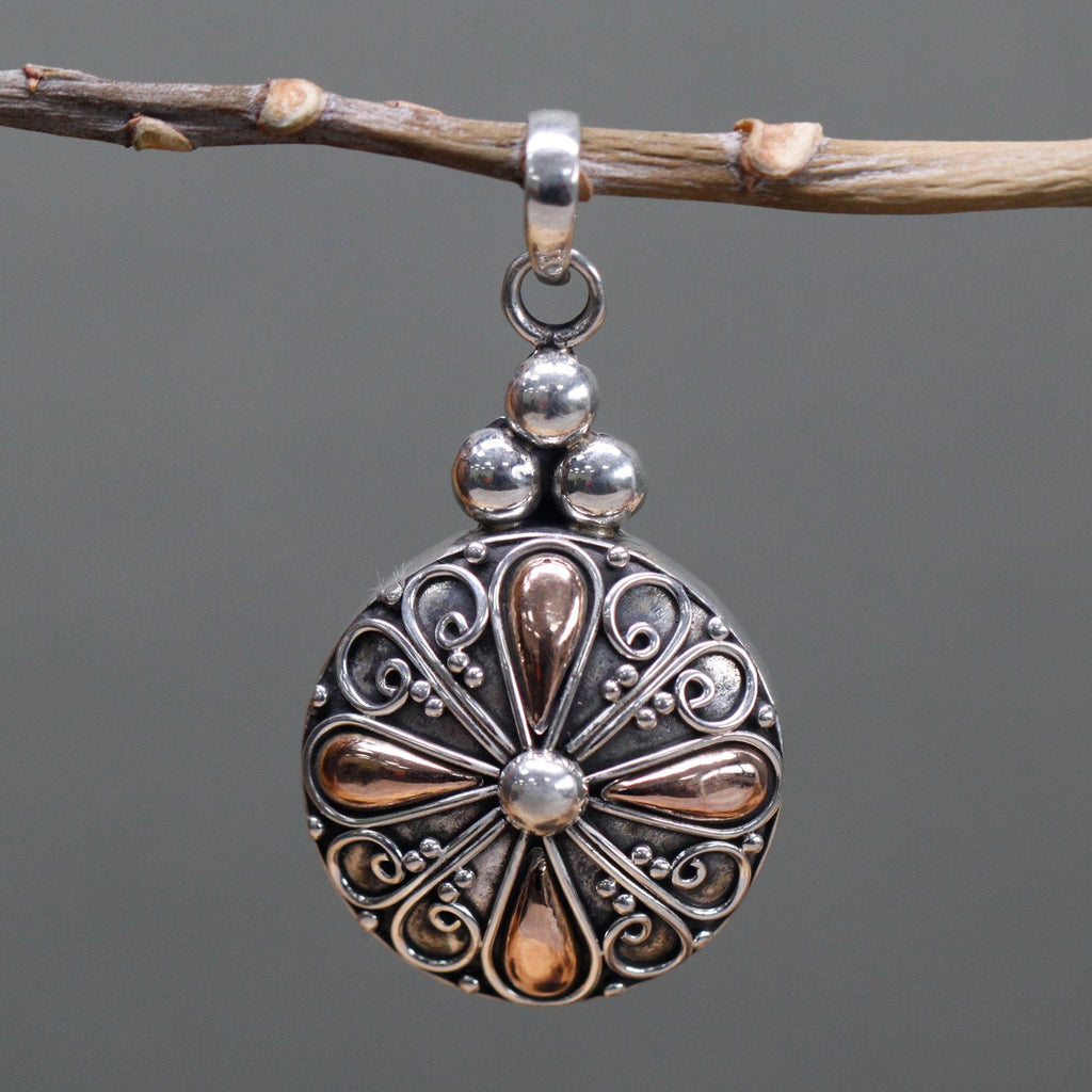 Silver & Gold Pendant Classic Round for Elegant Gift Giving