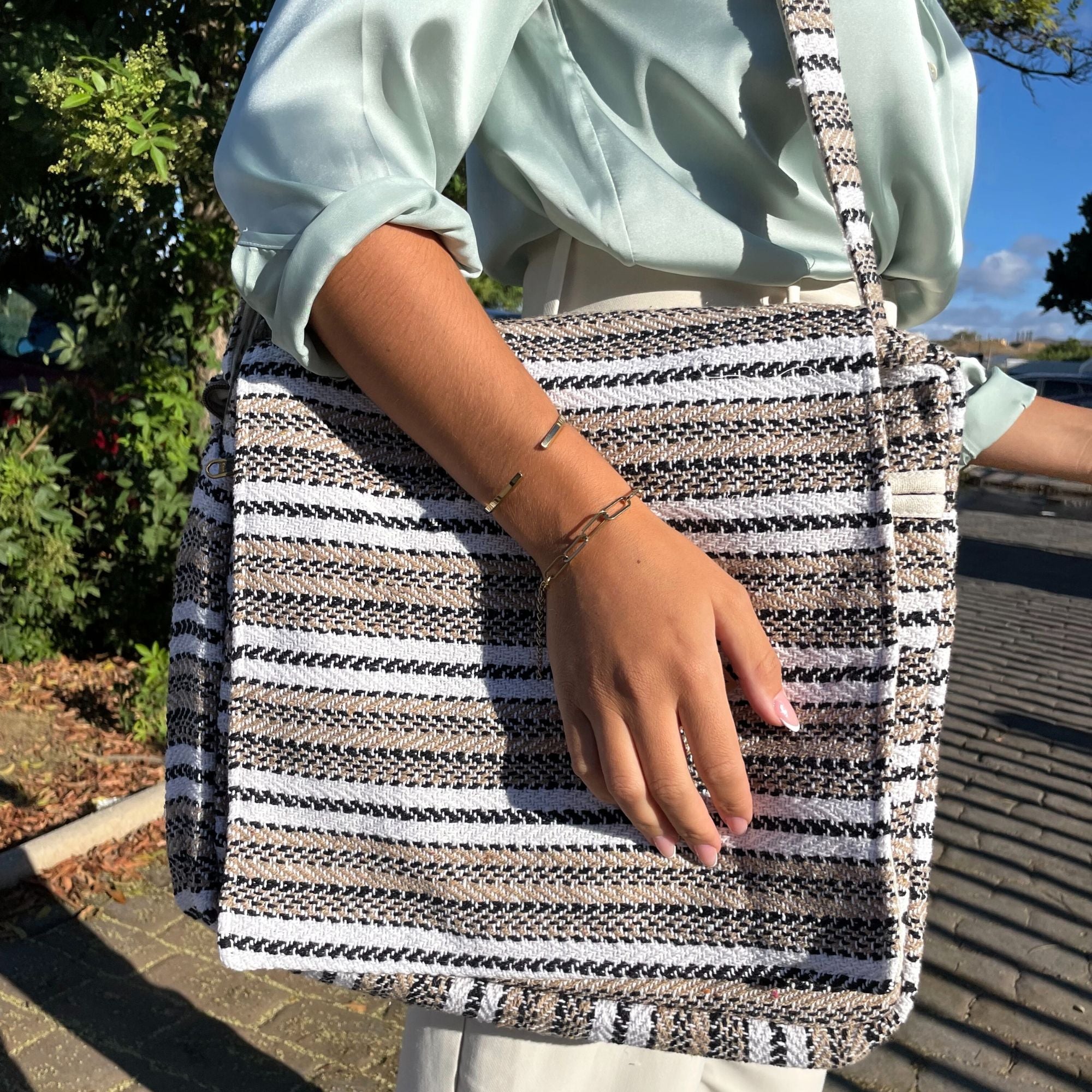 Soft Banjar Laptop Bag in Cream and Grey for Stylish Storage