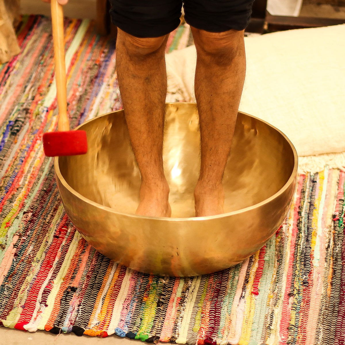 Plain - Huge Vibrational Feet Standing Bowl - 50x20cm - 10.7kg
