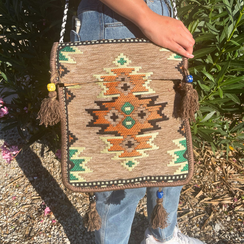 Beige Kilim Messenger Bag with Intricate Patterns for Festivals