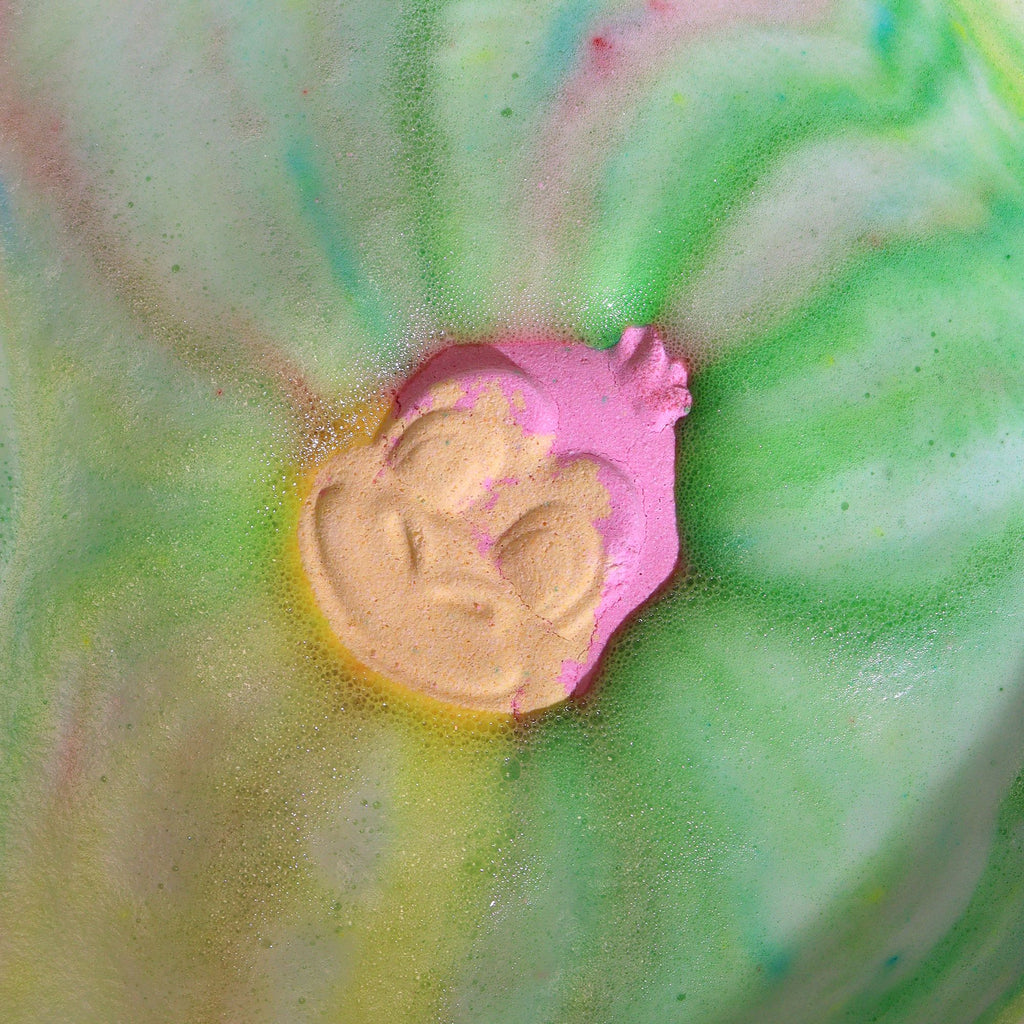 Monkey Bath Bomb 90g with Guava and Strawberry Scent for Kids