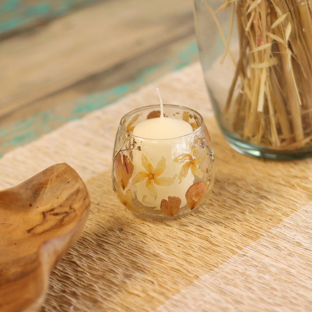 Natural Floral Glass Candle Holder Rosa for Home Decor Elegance