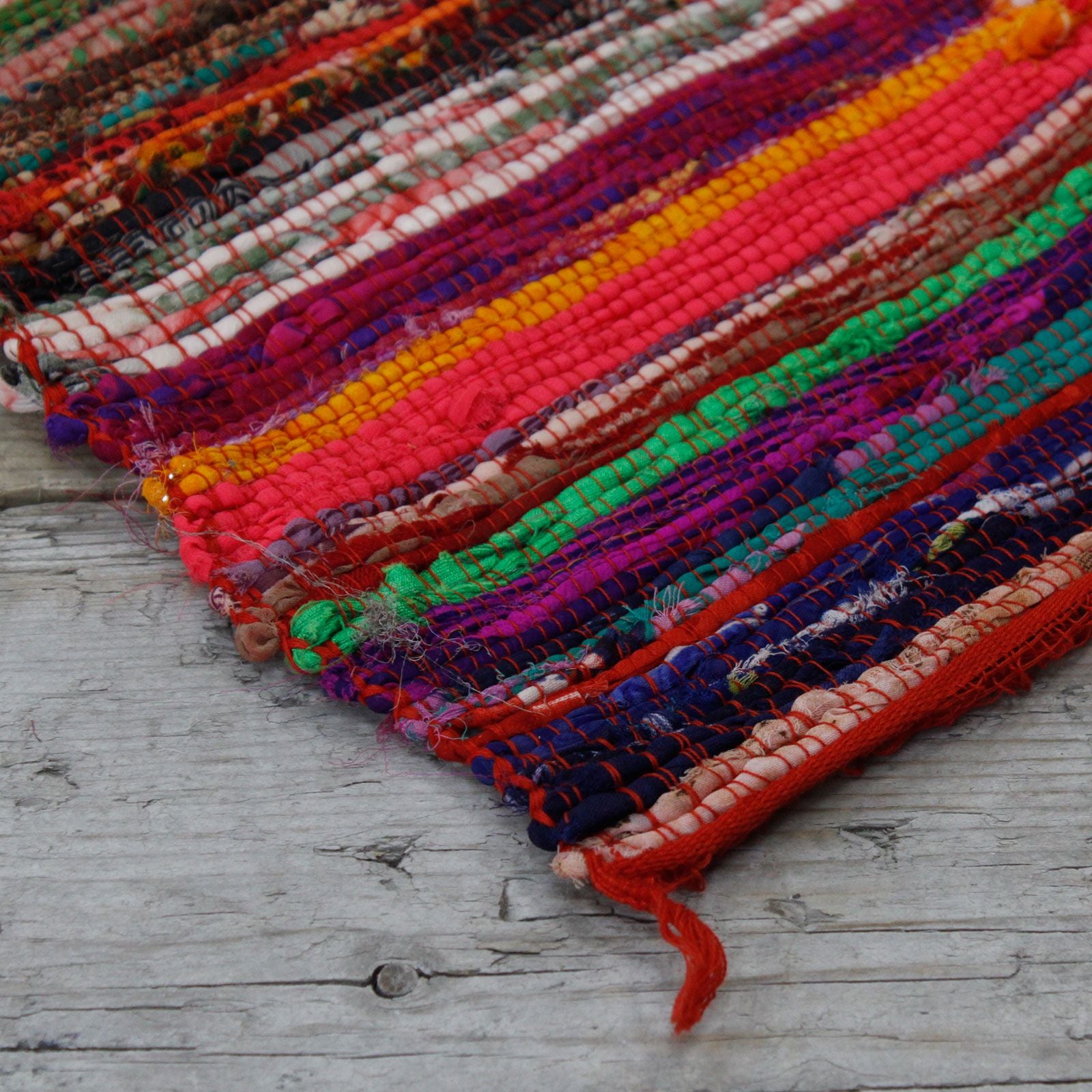 150 x 90cm Luxury Rag Rug in Vibrant Red for Home Aesthetics