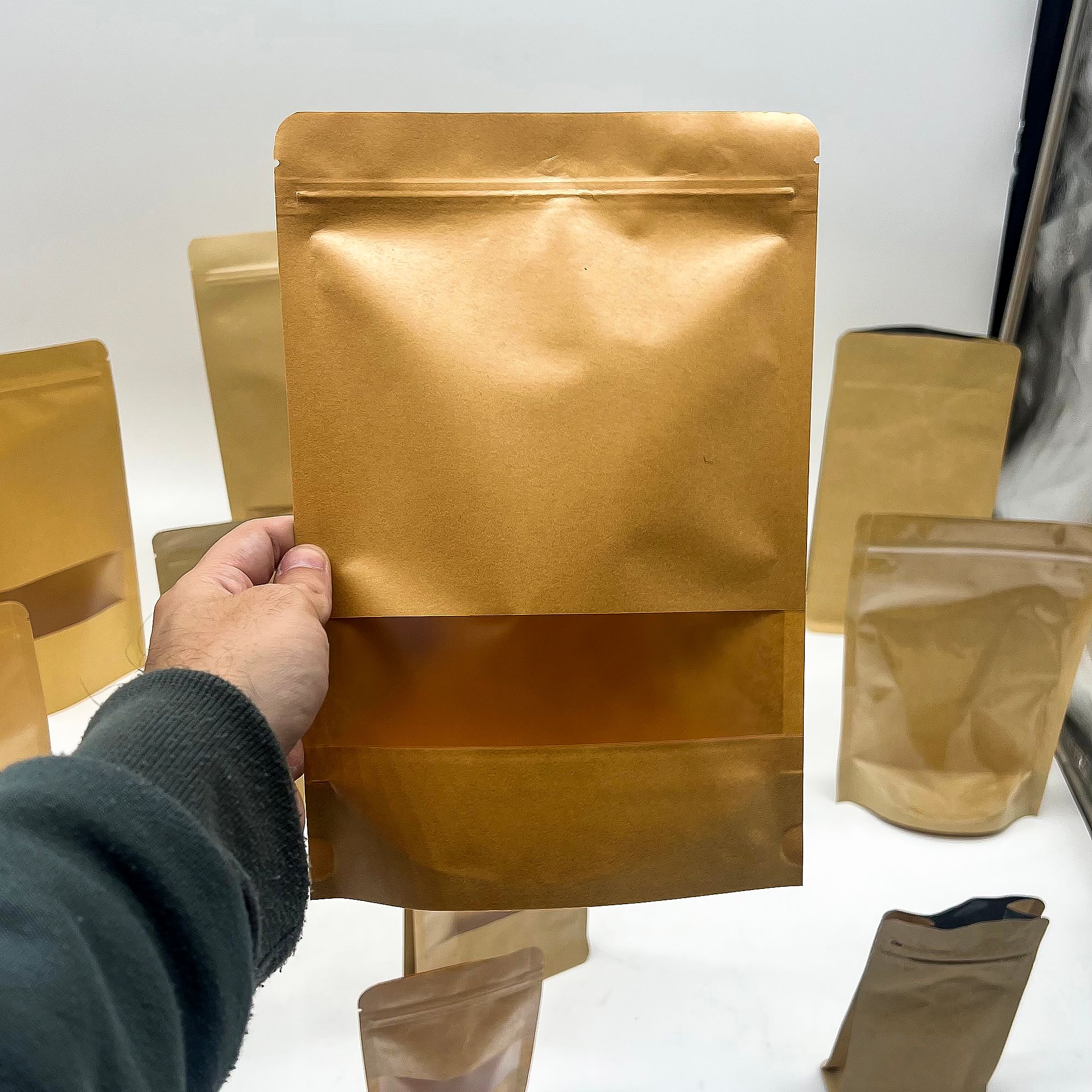 Kraft Window Bag 16 x 24 cm for Creative Gift Packaging Use