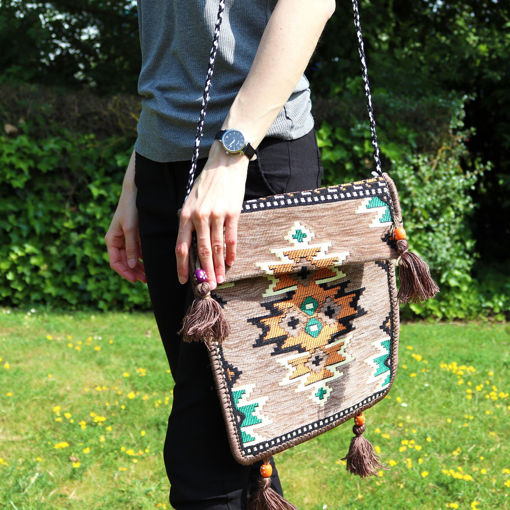 Beige Kilim Messenger Bag with Intricate Patterns for Festivals