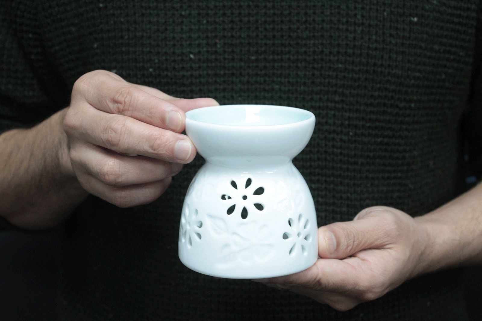 Classic White Oil Burner with Floral Design and Teal Well Feature
