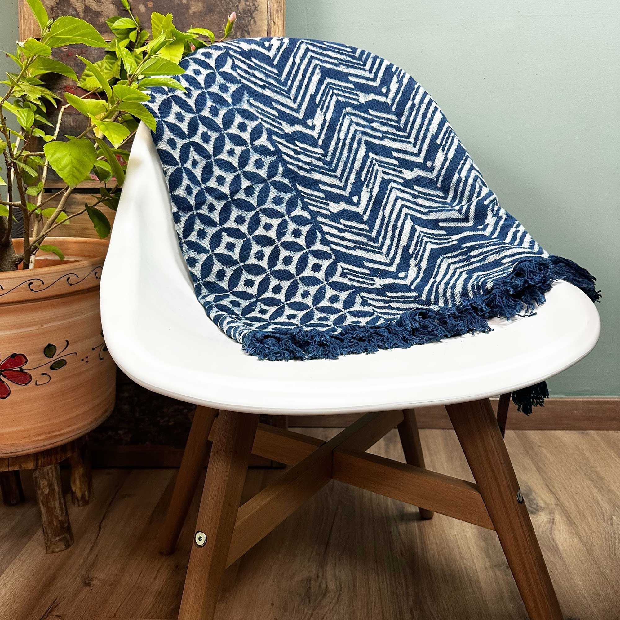 Handmade Indigo Throw with Namoona Waves Pattern 170x120cm