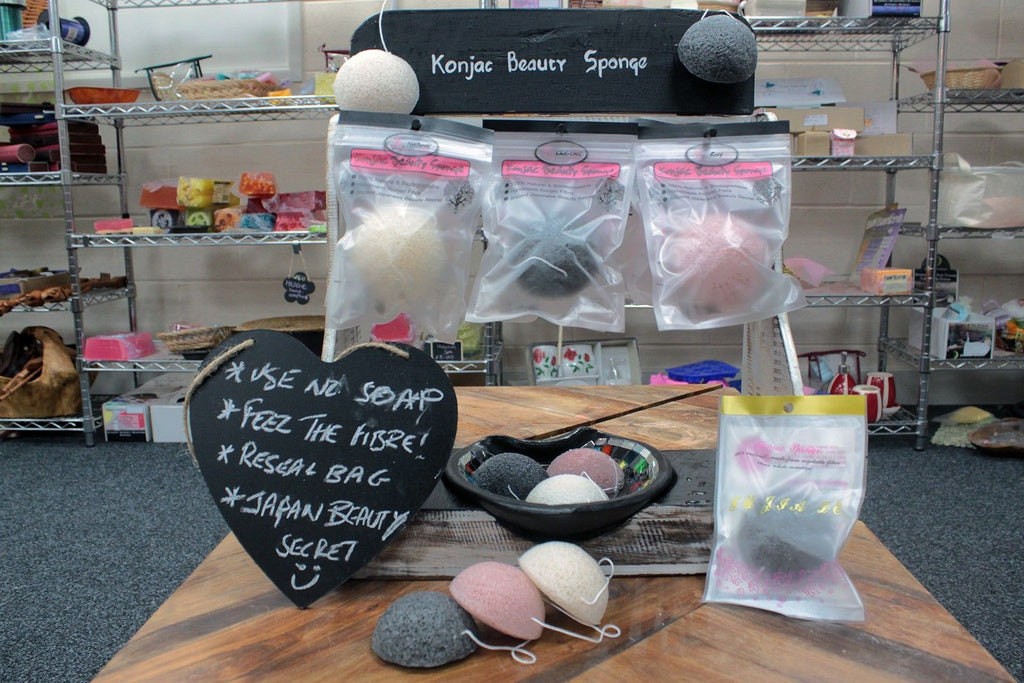 Stylish Konjac Sponge Display Stand for Neat Storage Solutions