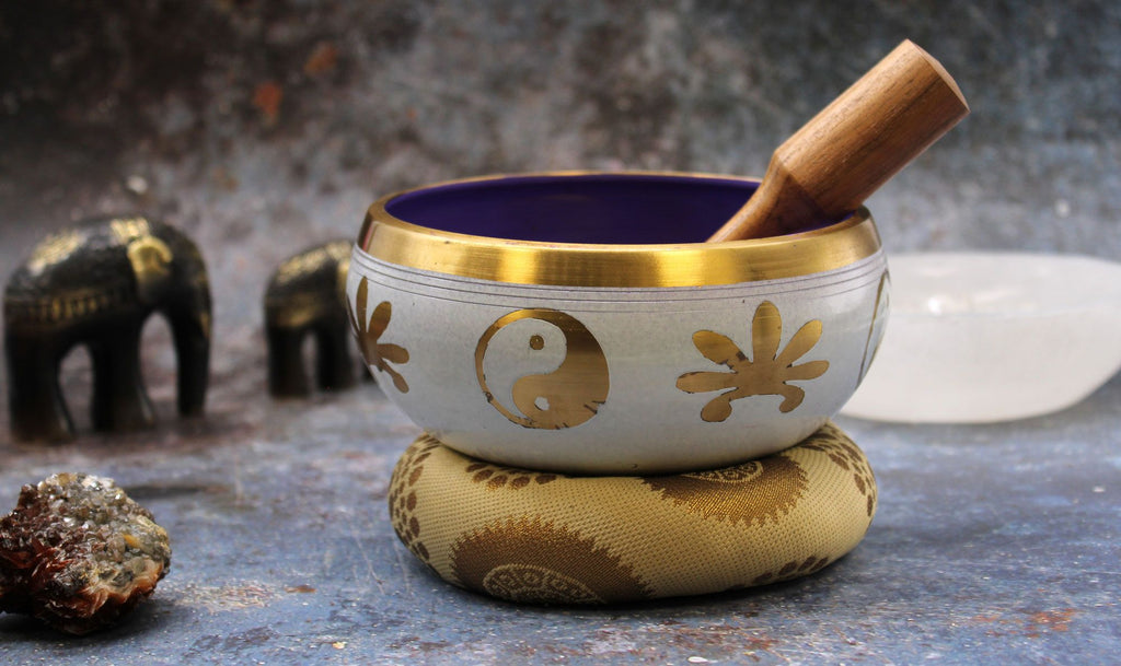 Large Yin and Yang Singing Bowl Set in White and Purple Design