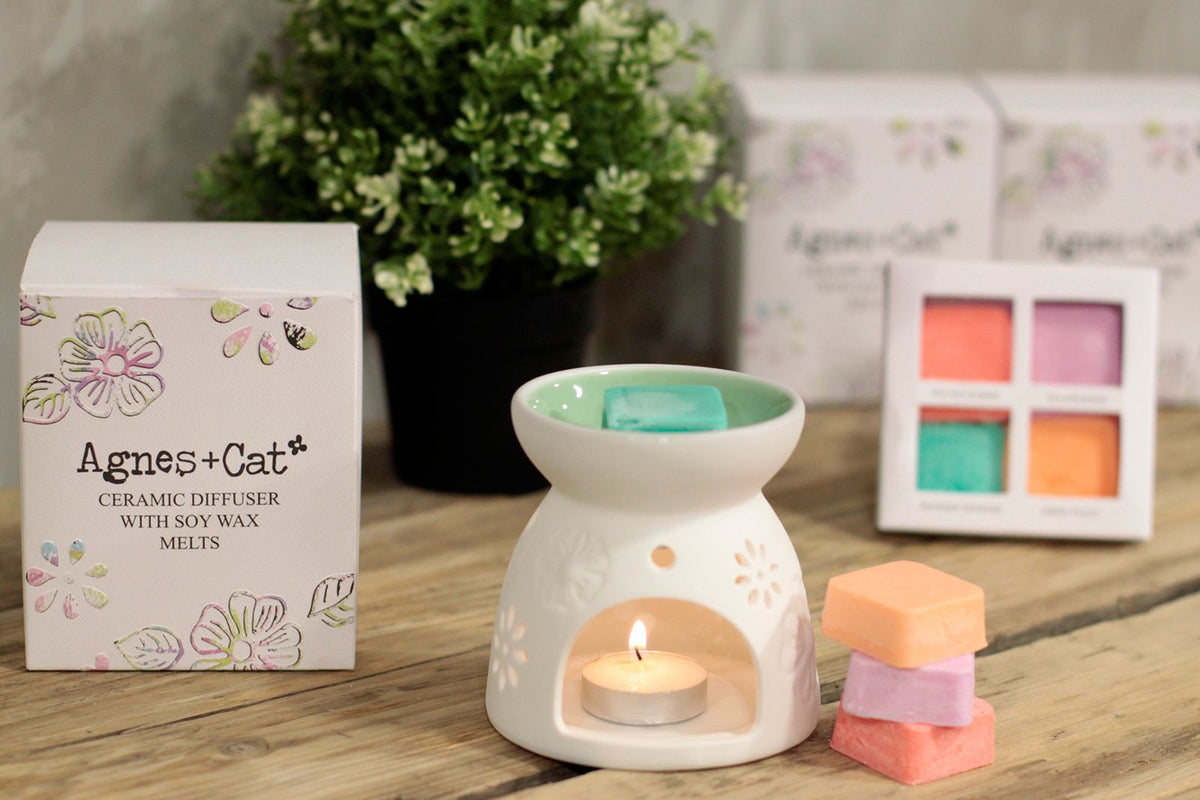 Agnes + Cat Wax Melter with Four Soy Wax Melts