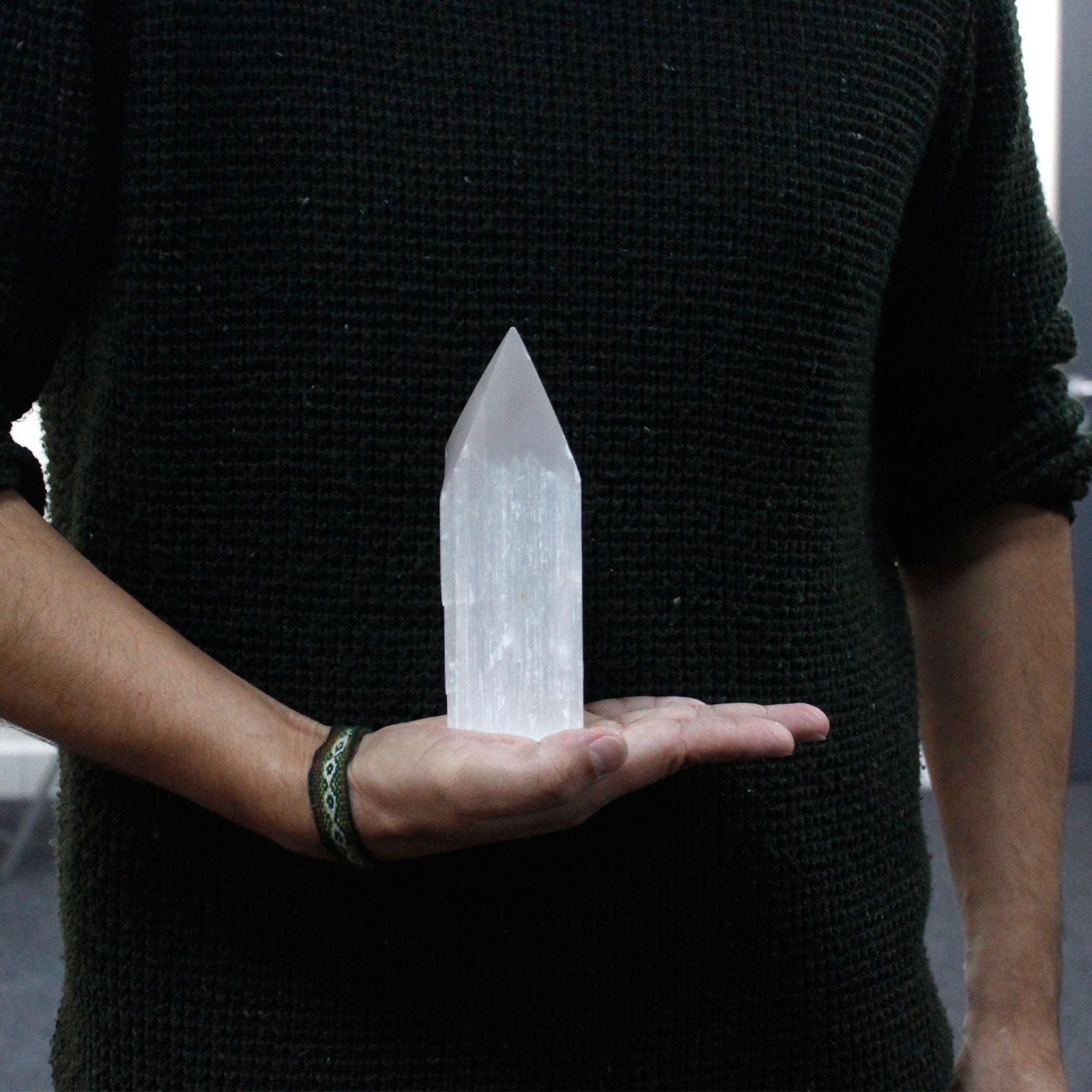 Selenite Pencil Point Tower Unique 15 cm Crystal Home Decor Piece