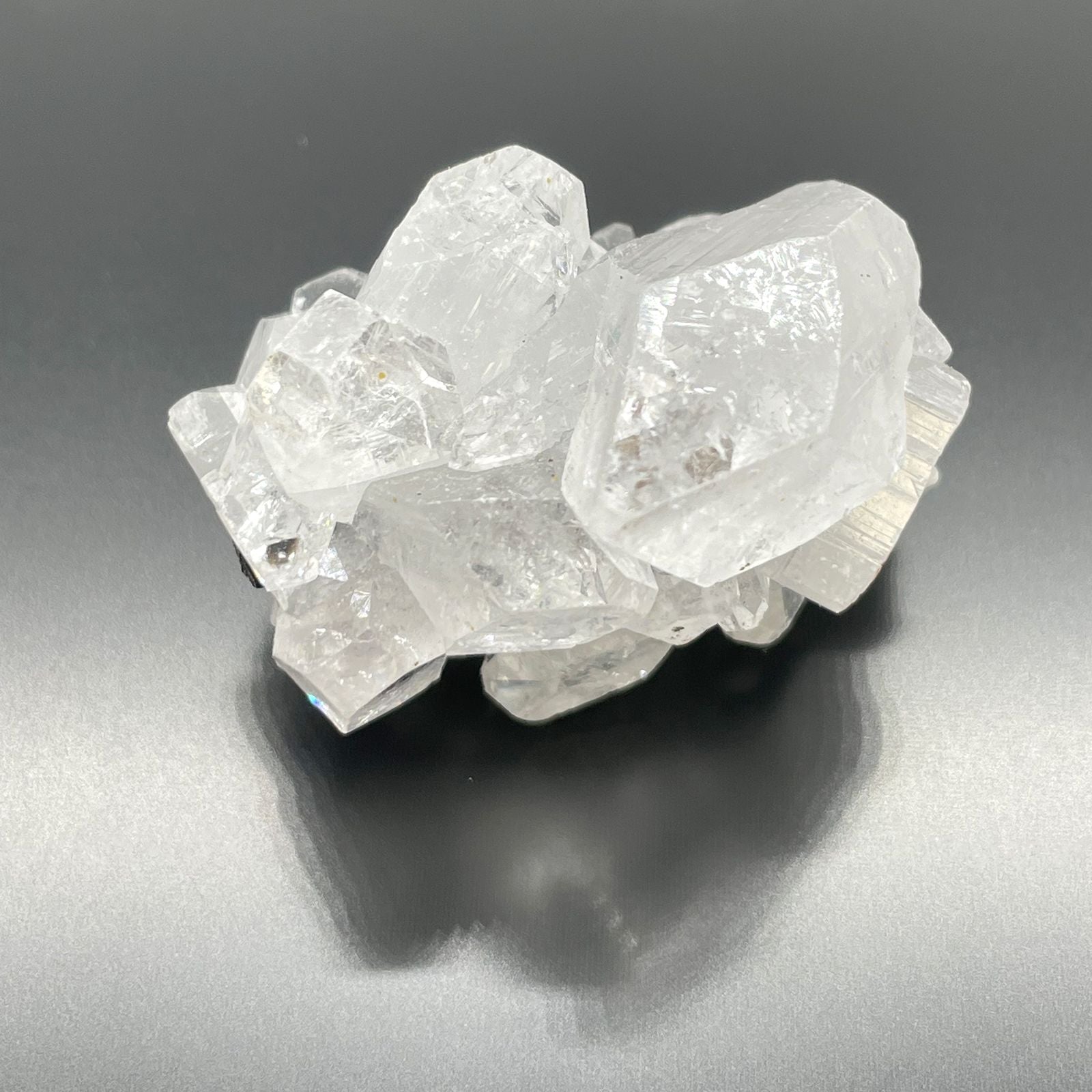 White Apophyllite Clusters 20 30mm for Home Decor and Collecting