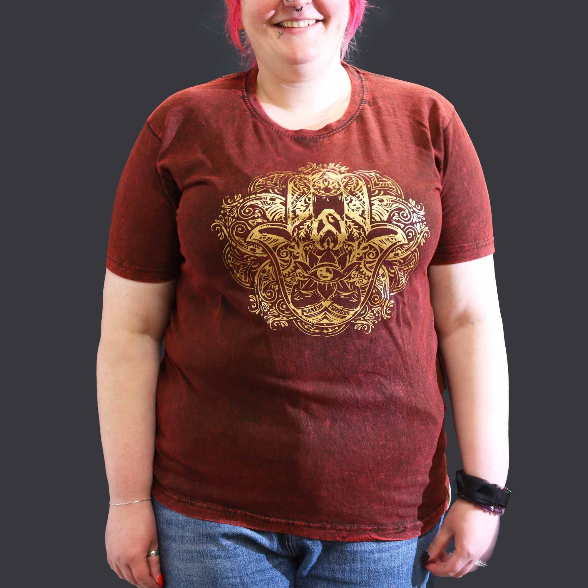 Nomad Sari Stonewashed Cotton T Shirt with Hamsa Design in Maroon