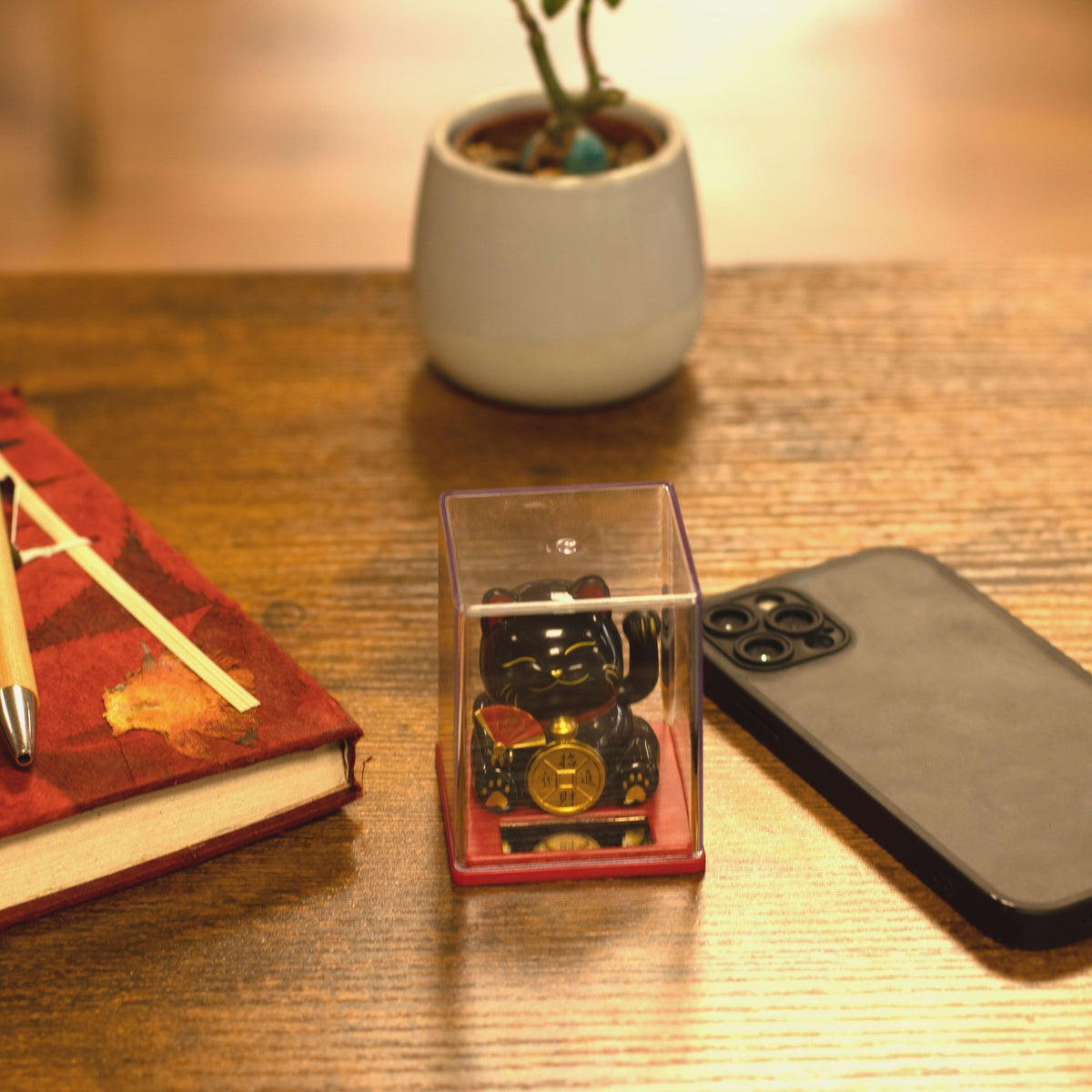 Mini Solar Powered Japanese Lucky Cat in Display Box – Black